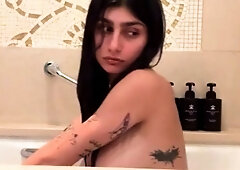 Mia Khalifa Nighttime Nude Routine Sextape Onlyfans Video