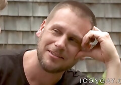 Troy Accola, le magnifique, se fait prendre par une belle bite latine pleine de passion