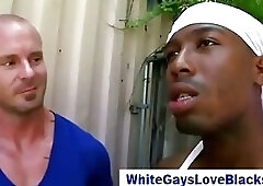 Black amateur thug sucks white cock outdoors