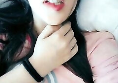 just a hawt student touching her body at the morning and humping pillow at her room during the time that alone at home
