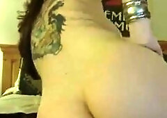 Dirty-Talking Big-Boobed Babe CanShow By Jugs