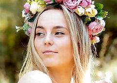 All natural MILF blonde Jillean striptease outdoor during a picnic with Playboy where she shows off her natural tits and nice ass! She had a tight sha