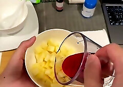 [Vlog masturbation] How to Cook with CUM!