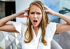 Astonishing models Jasmine Daze and Jade Valentine are enjoying hard fuck