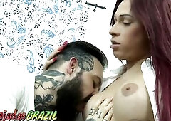 Sex with the gorgeous and wicked transvestite teacher who hit on the student and ended up having sex with him, the sweetheart fell with her throat on 