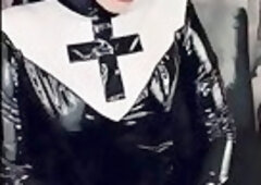 B..r..o..o..k..e..l..y..n..n..e B..r..i..a..r - PVC nun chastity Locktober JOI