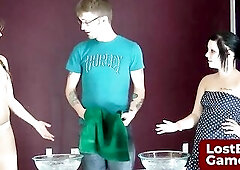Amber and Jennie plunge their hands into freezing ice water, every determined to outlast the other. Each round, the 1st to flinch loses one more piece