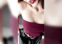 Large bazookas bounce as that babe leans forward