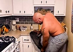 AmateurGayPOV: Dirty Jobs, Better Handled