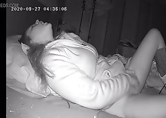 Super-Bitch Wakes Up Early To Knead Her Snatch Before Work Covert Web Cam