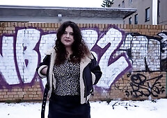 Casting manager picks a German slut up from the streets for audition