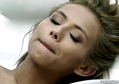 Skinny blonde with yummy ninnies Veronica Leal gets her anus nailed in the garden