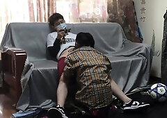 Blindfolded Chinese babe works her sexy lips on a cock