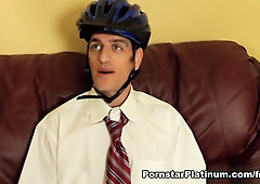 Alura Spreads the Word and Her Legs - PornstarPlatinum