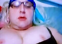 smoking n riding a fat dildo