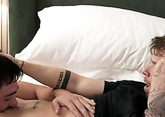 Cock-squeezing FTM cutie Atlas Alexander gets filled deep by a hung guy