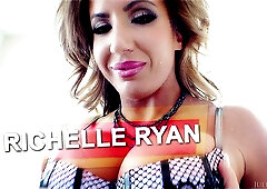 Richelle Ryan POV Facial Blast In 4K - Exclusive Scene - JulesJordan