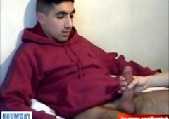 Gorgeous arab delivery man made a pornography !