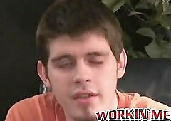 Amateur stud strips down and masturbates while watching porn