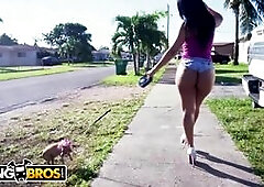 Rose Monroe's Big Ass Is Simply On Another Level (Like If You Agree)