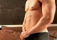 [GVC 204] Beefy Guy Solo Wanking