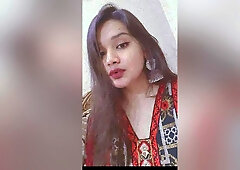 Today Exclusive- Sexy Desi Chick Shows Her Boobs And Pussy