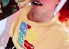 Nudes gay de Novinho lindo da rola enorme e grossa se masturbando