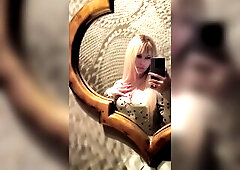 Ittle squirt in a nifty restaurant during a date