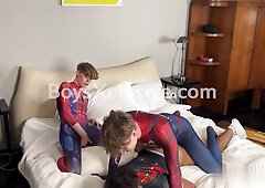 Spider-twinks Have Sexy Threesome With Two Bottoms And One Top