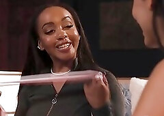 Lily Starfire seducing Zariah Aura she cock