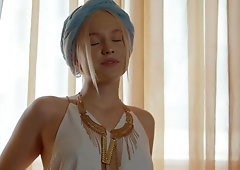 Sweet teen Nikki Hill is soloing in the hottest way on the cam