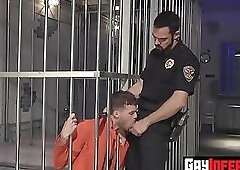 Hunk Officer fistfucks young prisoners asshole hardcore