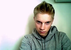 Bw - Stepped Into The Closet To Wank