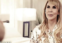 Michael Vegas is EASILY enticed into banging older mother I'd like to fuck Erica Lauren after giving her an private massage...