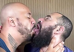 1 Hour Of Passionate And Wild Kisses