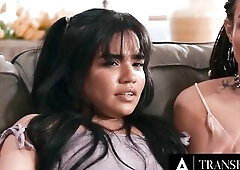 TRANSFIXED - Wicked Small Summer Col Gives Emma Rose & Eva Maxim SNEAKY TUGJOB During Movie scene Night