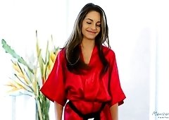 Stunning curvy masseuse Kimmy Granger knows how to please strong stud