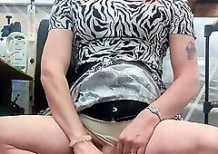 Play with Auntie Fiona's Slit