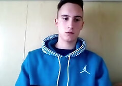 18yo Italian Str8 Boy Shows His Beautiful Ass On Cam