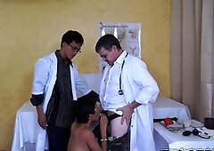 21yo patient gets cocksucked by 2 docs