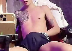INKED FILIPINO TWINK JERKING OFF AND CUMMING