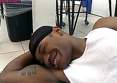 Black bottom public assfucked in the laundry service