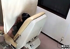 Hidden camera image that was set up in a certain obstetrics and gynecology department in Kansai