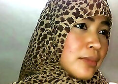 Turkish babes with head scarfs are making porn videos with girls, just for the fun of it