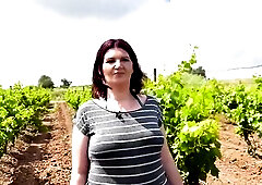 During the time that visiting a vineyard with her ally Trixy, Leila comes to a conclusion to have some enjoyment with the redhead and the winemaker. A