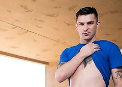 Sinful solo stud James Sinner cums buckets