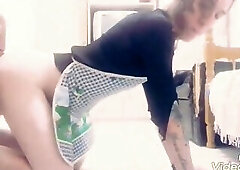 Housewife dildo fuck