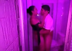 Sexo en el baño de la discoteca