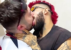 Alternative sweethearts plow before the bar (ACCOMPLISH ON CRIMSON)