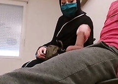 Compil Shameless pervert pulls out his big juicy cock in public, under the gaze of these women !!